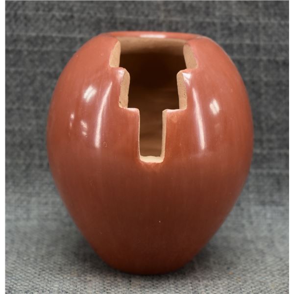 SANTA CLARA POTTERY VASE (ANGELA SALAZAR)