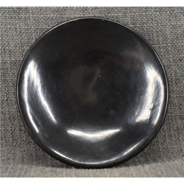 SANTA CLARA POTTERY PLATE (CLARA MARTINEZ)