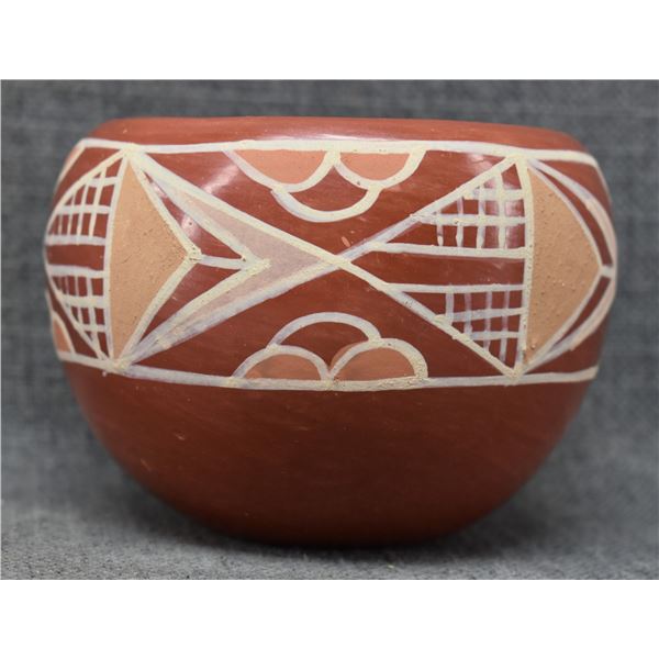 SANTA CLARA POTTERY BOWL (MARIE)
