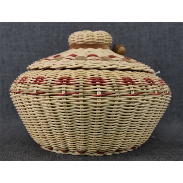 CHEROKEE LIDDED BASKET (RENEE HOSUER)