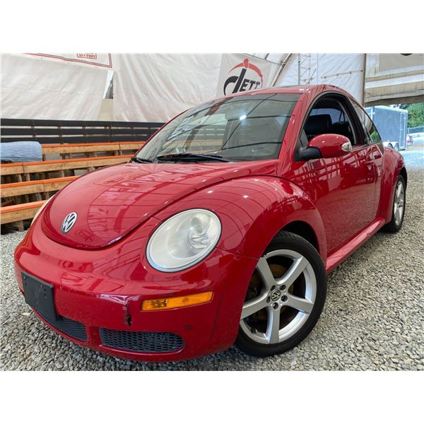 PARKSVILLE - 2010 VOLKSWAGEN BEETLE RED 161545 MILES - 013746