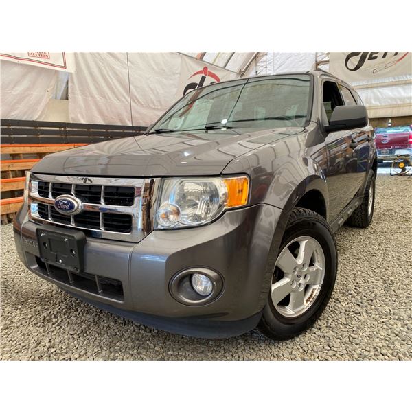 PARKSVILLE - 2011 FORD ESCAPE GRAY 273530 KMS - A70833-2