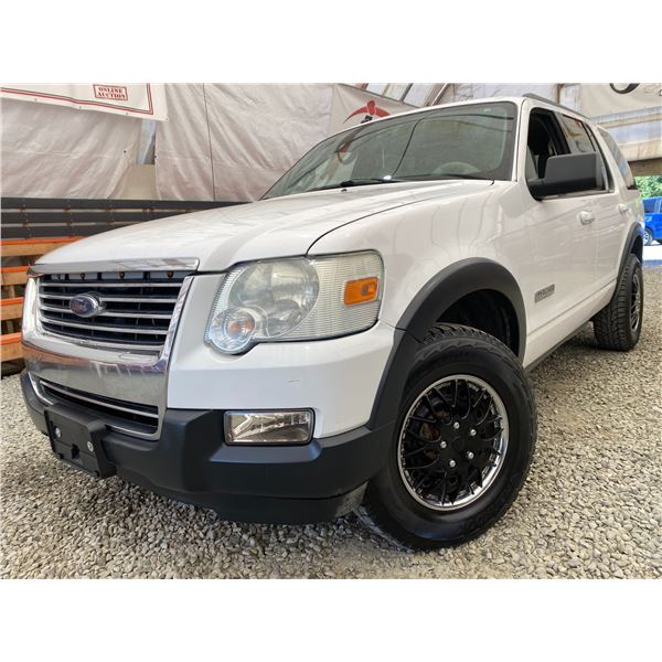 PARKSVILLE - 2007 FORD EXPLORER WHITE 372086 KMS - B20479-4