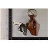 Image 1 : 2 1/4" REVOLVER KEY CHAIN CAP GUN WITH HOLSTER