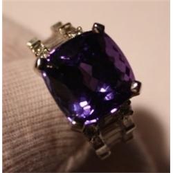 Tanzanite & Diamond Ring - 11+ct Tanz. w/ 1+ctw Di