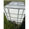 Image 2 : 275-Gallon IBC Tote Tank with Cage