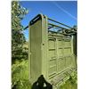 Image 4 : Heavy-Duty Livestock Squeeze Chute Like New