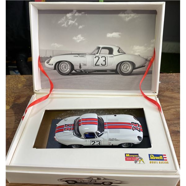 Revell Jaguar E-Type Sebring 1963 1:32 Limited Edition Model