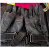Image 11 : Lot: Husky Stool, Lifear Sneakers, Safety Jacket, Gloves, Straps