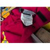 Image 12 : Lot: Husky Stool, Lifear Sneakers, Safety Jacket, Gloves, Straps