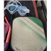 Image 6 : Yukon Advanced Float 821 Snowshoes and Sports Gear Lot