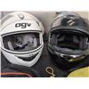 Image 6 : Motorcycle Helmets: AGV White & Scorpion Black, XL