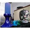 Image 7 : Decor: Office Chair, Glass Votive Holders, Vase, Candleholder