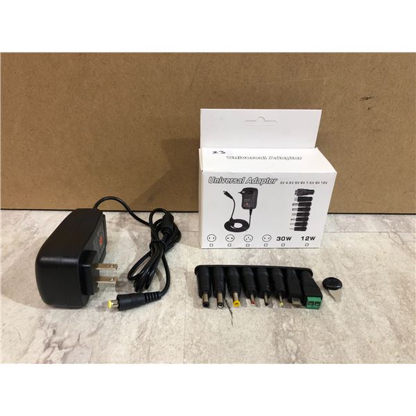 30W Universal AC/DC Power Adapter