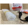 Image 4 : 20W Gluegun - Includes 220 Glue Sticks