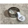 Image 5 : Mini Jewelery Box - Includes 4 Fake Rings & A Fake Chain