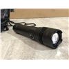 Image 4 : Kssvzz Super Bright Retractable Flashlight