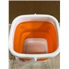 Image 3 : Folding Water Bucket