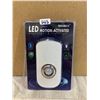 Image 1 : LED 3 In 1 Motion Activated Nightlight & Flashlight