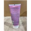Image 3 : KP Bump Eraser Body Scrub - With 10% AHA - Safe For Sensitive Skin