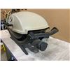 Image 15 : Weber Q200 Gas Grill - Includes Temperature Gauge