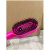 Image 5 : Wantei Clean Spray Comb