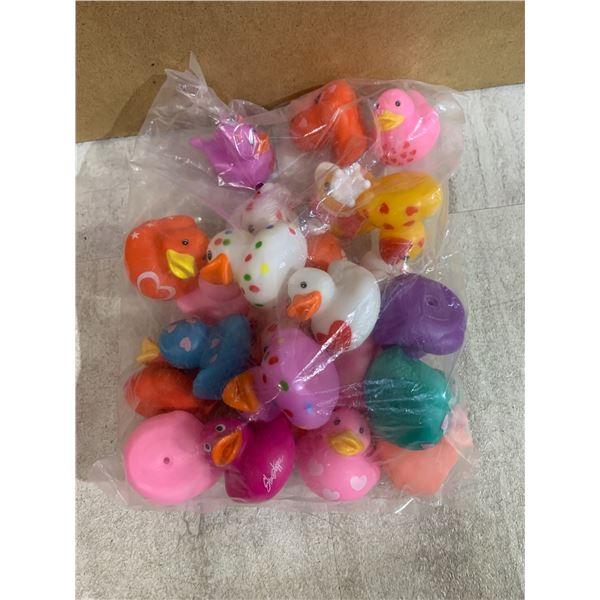 24 PCS - Valentines Rubber Ducks