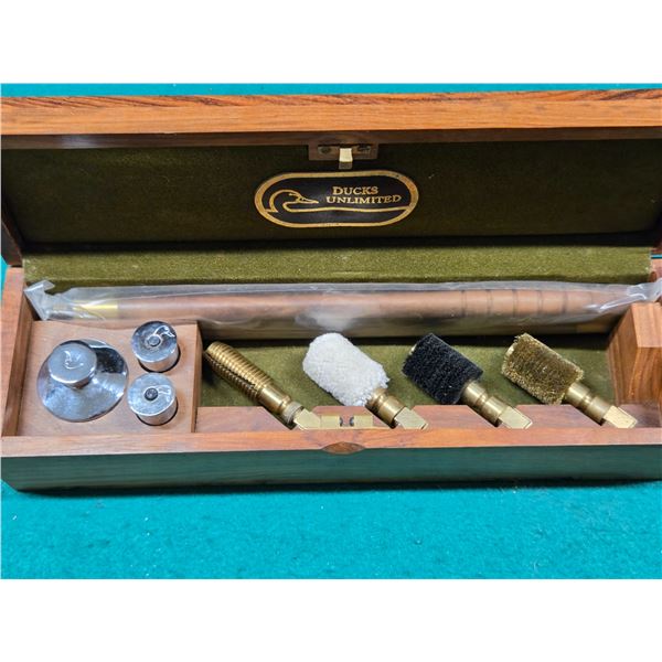 Ducks Unlimited 12g Cleaning Kit in Deluxe Wooden Box