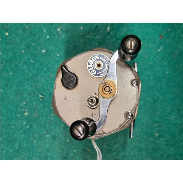 Vintage J.W. Young Gildex Freshwater Fishing Reel