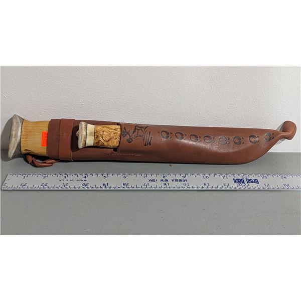 2 Carved Wood Handle Knifes w/ Dual Knife Leather Sheath