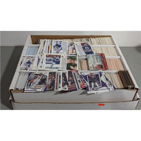 Lot of Assorted Sports Cards (Hockey, Basketball)