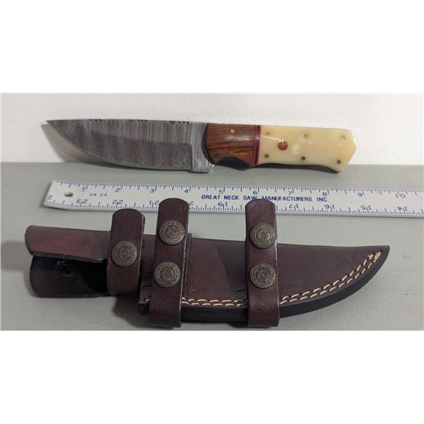 Damascus Steel Knife w/ Sheath