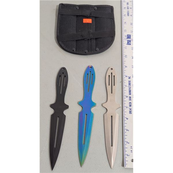 3 Throwing Knifes w/ Sheath