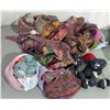 Image 1 : Lot of Assorted Yarn & Yarn Crafts