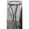 Image 1 : Small Metal Cocktail Table