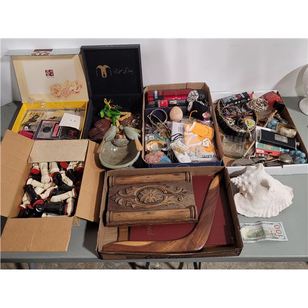 Novelty Lot, Chess Pieces, Boomerang, Jewelry, Conch