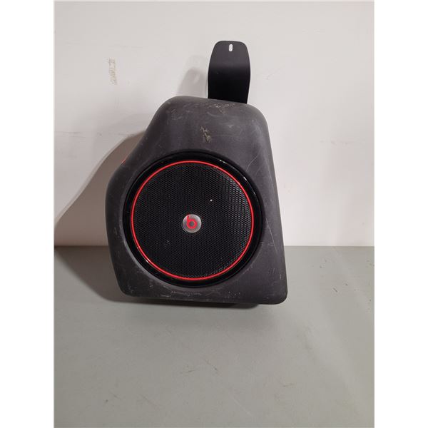 Chrysler 300 Beats Subwoofer