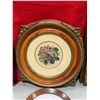 Image 3 : 2 Ornately Framed Needlepoint Pieces & 2 VTG Frames