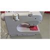Image 3 : Sunbeam Compact Sewing Machine