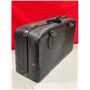 Image 4 : VTG Eatonia Briefcase