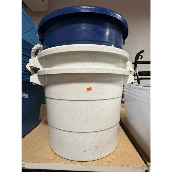 3 Plastic Tubs