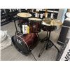 Image 2 : Westbury - 400 Series 5-Piece Studio Drumset Ruby Red Sparkle W465TC-RRS