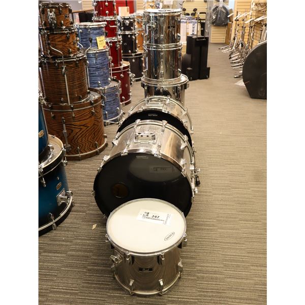 PEARL DRUM KIT MAPLE SHELL 22/22/16/14/12" ***FLOOR DEMO****