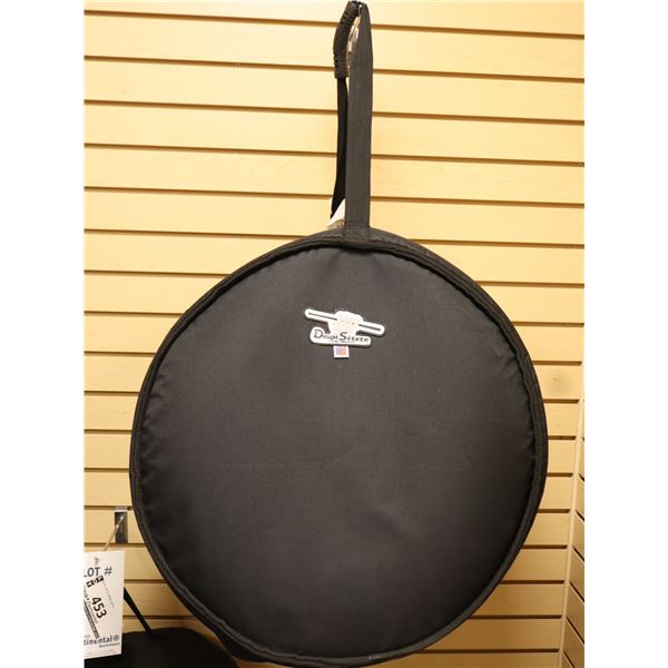 DC H&B BAG SEEKER 20X20 DS509 BK