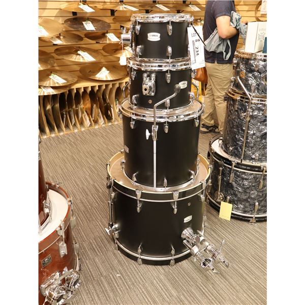 Yamaha - Tour Custom 4-piece Shell Kit Licorice Satin TMP2F4 LS