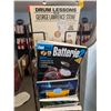 Image 3 : LOT OF +/- 50 DRUM BOOKS WITH MAGAZINE RACK