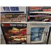 Image 6 : LOT OF +/- 50 DRUM BOOKS WITH MAGAZINE RACK