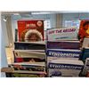 Image 2 : LOT OF +/- 50 DRUM BOOKS WITH MAGAZINE RACK