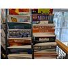Image 3 : LOT OF +/- 50 DRUM BOOKS WITH MAGAZINE RACK