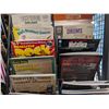 Image 5 : LOT OF +/- 50 DRUM BOOKS WITH MAGAZINE RACK